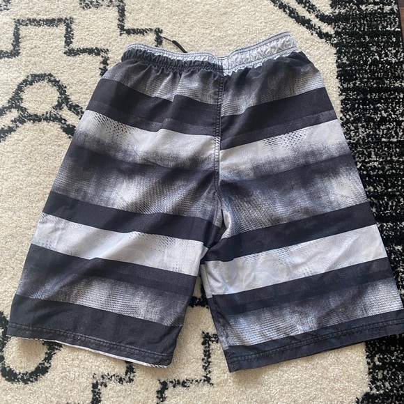 Bundle of 3 Under Armour Swim Trunks Youth XL - Picture 8 of 10